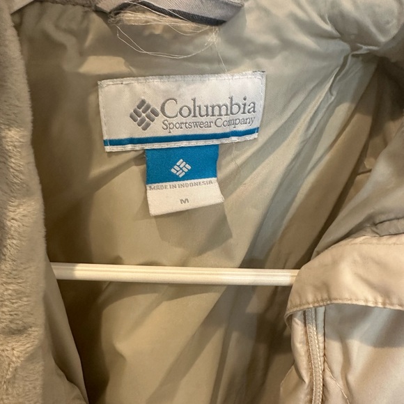 Columbia Women's Off-White Quilted Ski Jacket - Picture 3 of 5